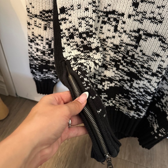 Guess knit sweater - Picture 3 of 3